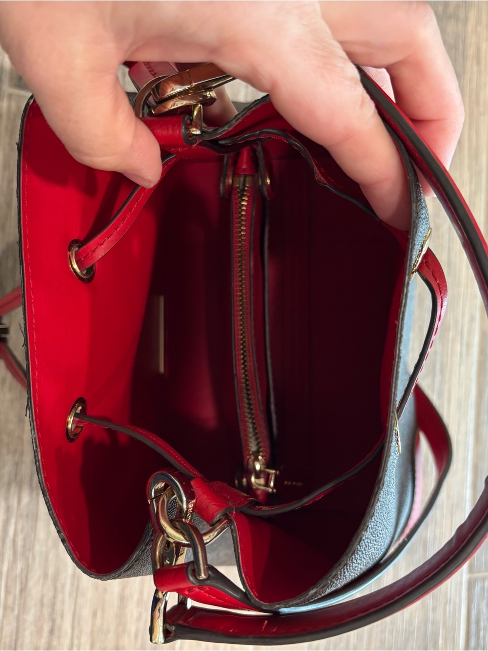 Michael Kors Mercer Gallery Small Convertible Bucket Shoulder Bag red - Picture 6 of 10